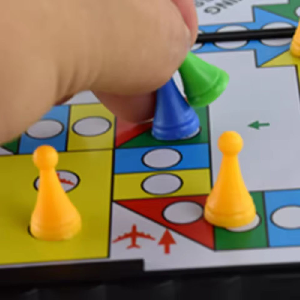 Foldable magnetic flying chess - Magnetic Travel Chess บทวิจารณ์และราคา