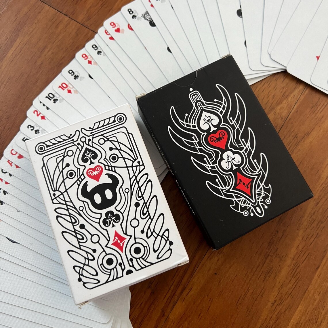 Hollow Knight Standard Poker C - Board Game Is บทวิจารณ์และราคา